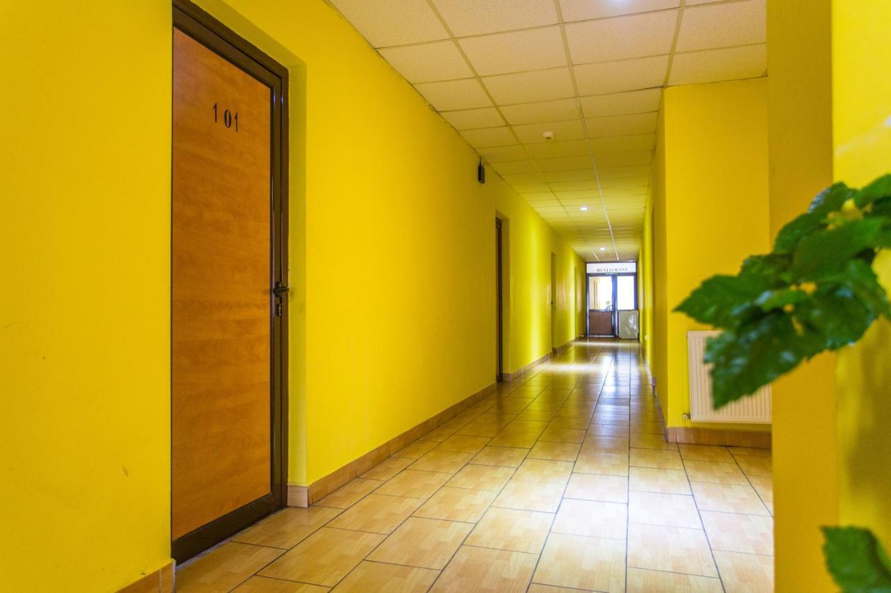 Hostel Horia Plopeni Экстерьер фото