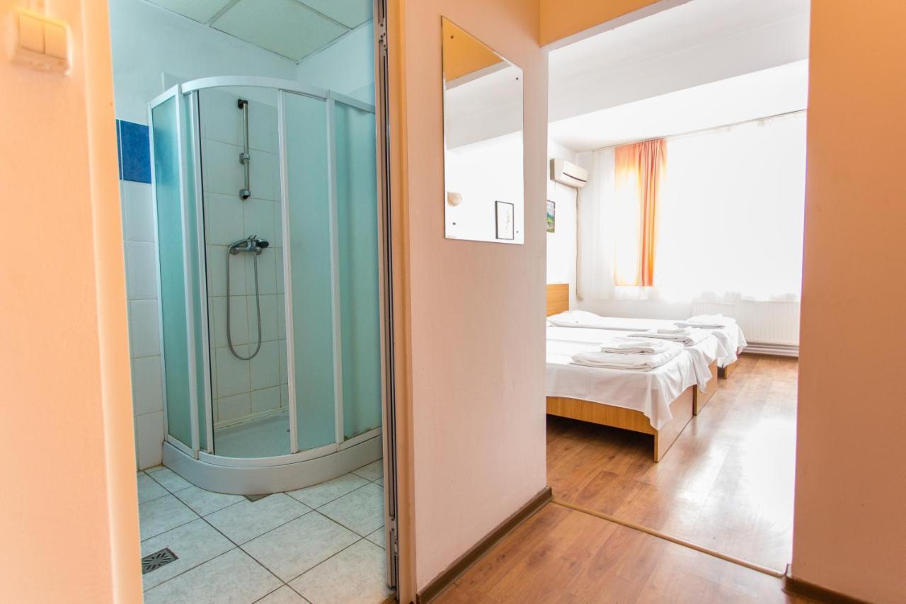 Hostel Horia Plopeni Экстерьер фото